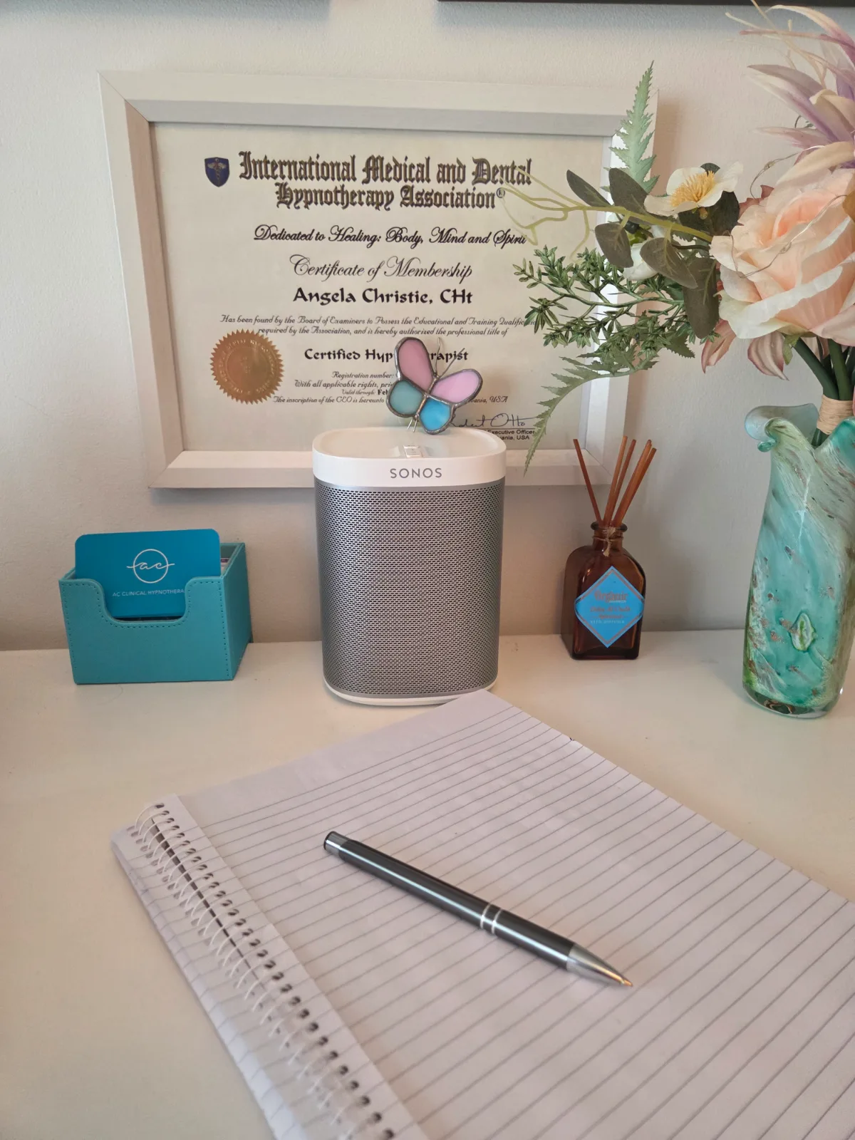 Certified hypnotherapist credentials in the Minto therapy room — does hypnotherapy really work